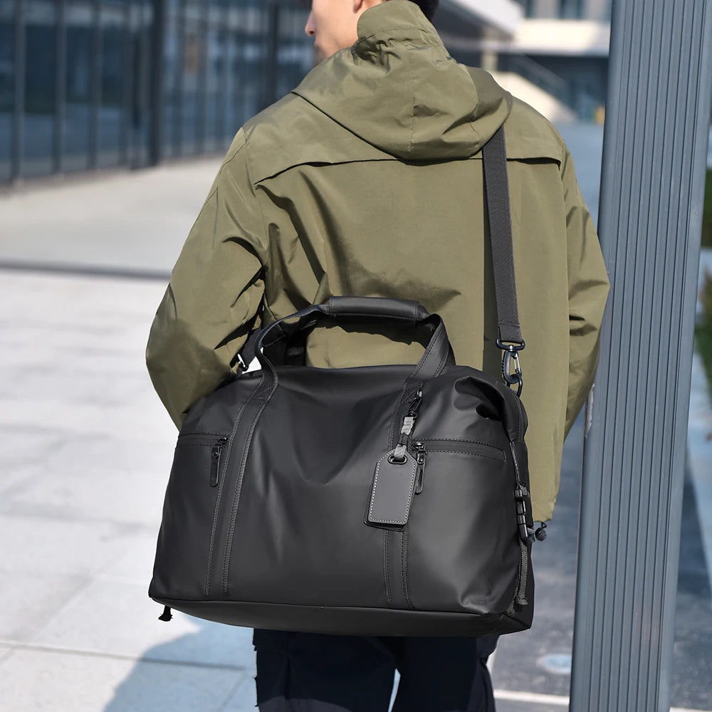 Vellaro Noir – Luxe Sport- & Reistas